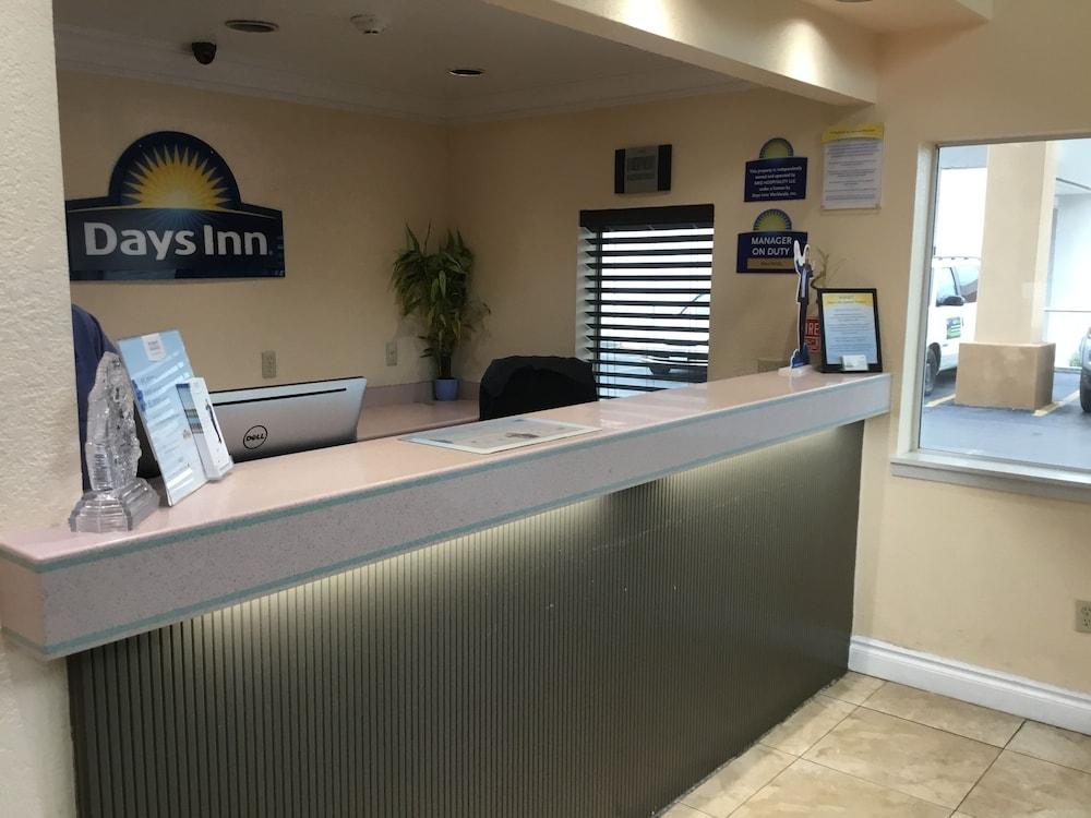 Days Inn By Wyndham San Antonio Airport Ngoại thất bức ảnh